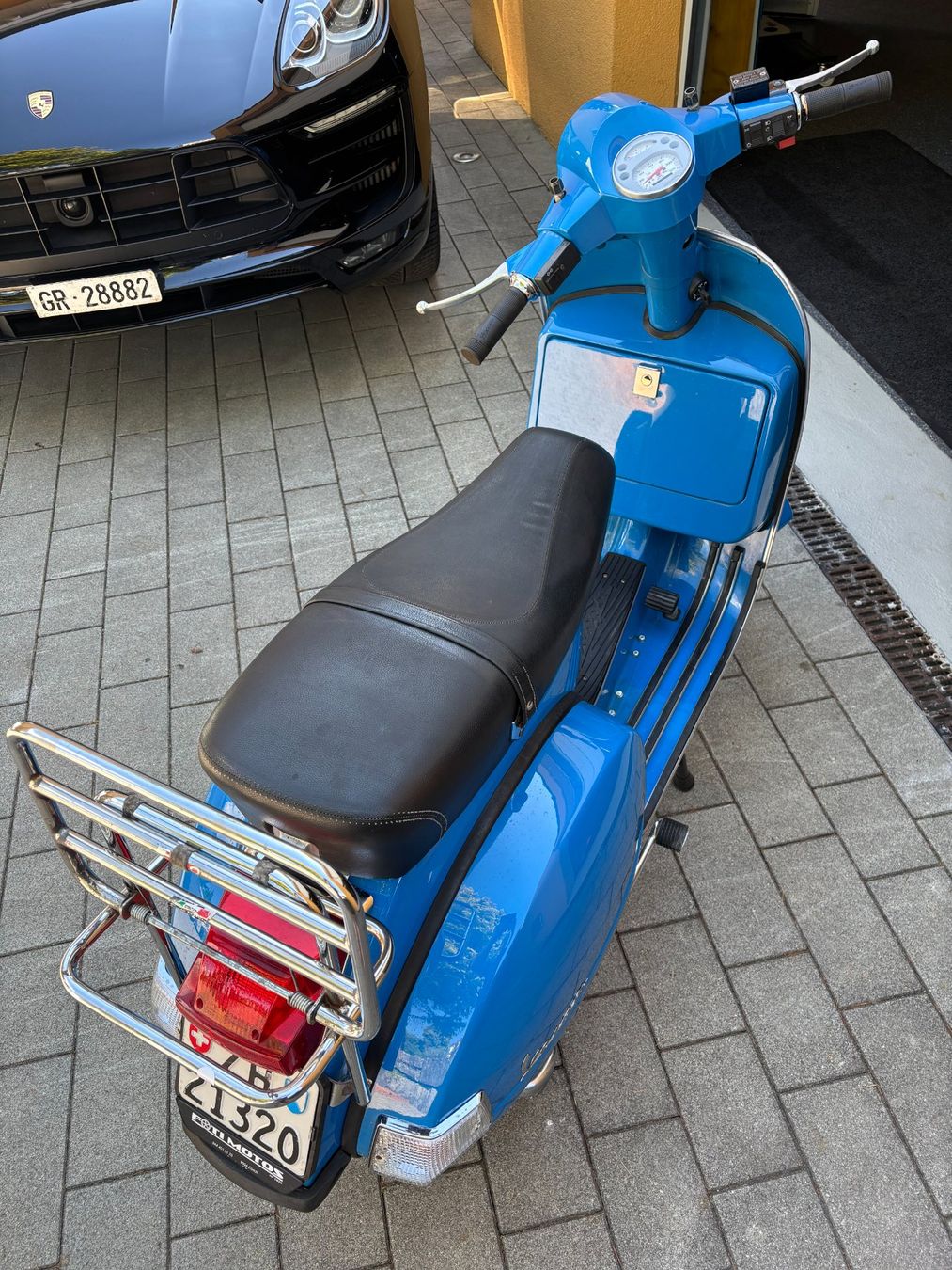 Vespa Scooter: Vespa Piaggio 125 PX 2011 – Usato da tann venduto da Zorro11 4