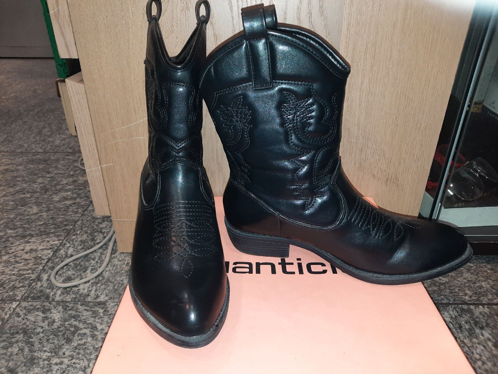 Scarpe da donna: stivale cow-boy 37 – Nuovo (secondo la descrizione) da Biasca venduto da Old_6blh 2