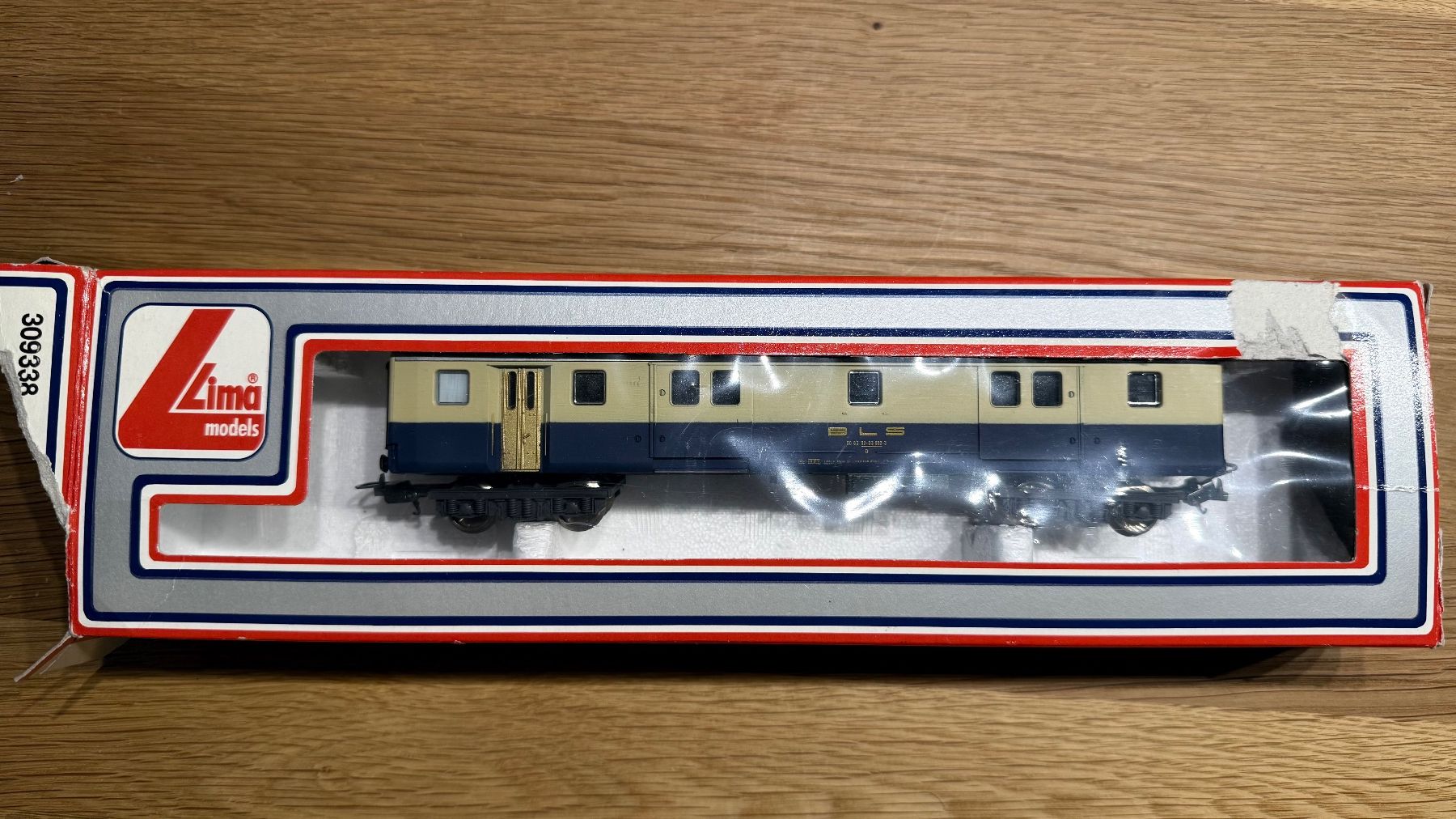 Lima Modellini di ferrovie: BLS Gepäckwagen Lima 309338 – Usato da Münsingen venduto da Sim2977