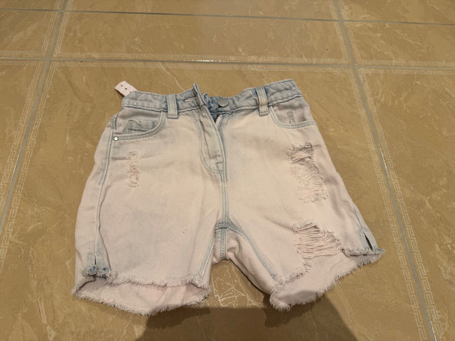 Next Pantaloni: NEXT NWT coolste Shorts, 5J 110 – Nuovo (secondo la descrizione) da Klingnau venduto da Markus14