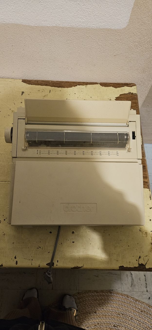 Brother Macchine da scrivere: Brother Schreibmaschine – Usato da Wettingen venduto da DonRicardos
