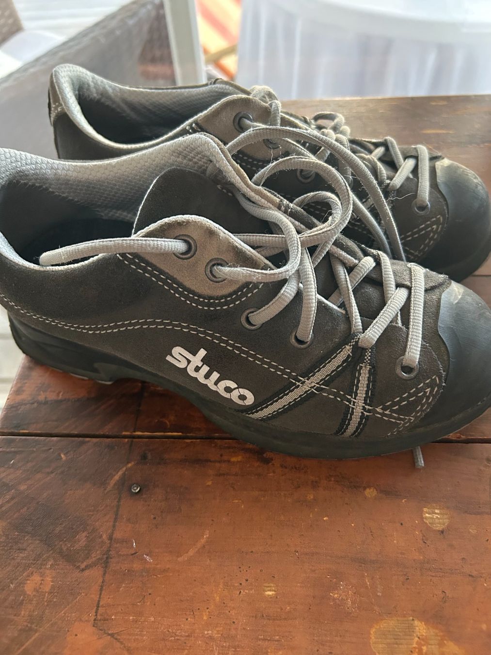 Stuco Scarpe da uomo: Sicherheitsschuhe mit Stahlkappe von Stuco – Nuovo (secondo la descrizione) da Fuerigen venduto da aminati