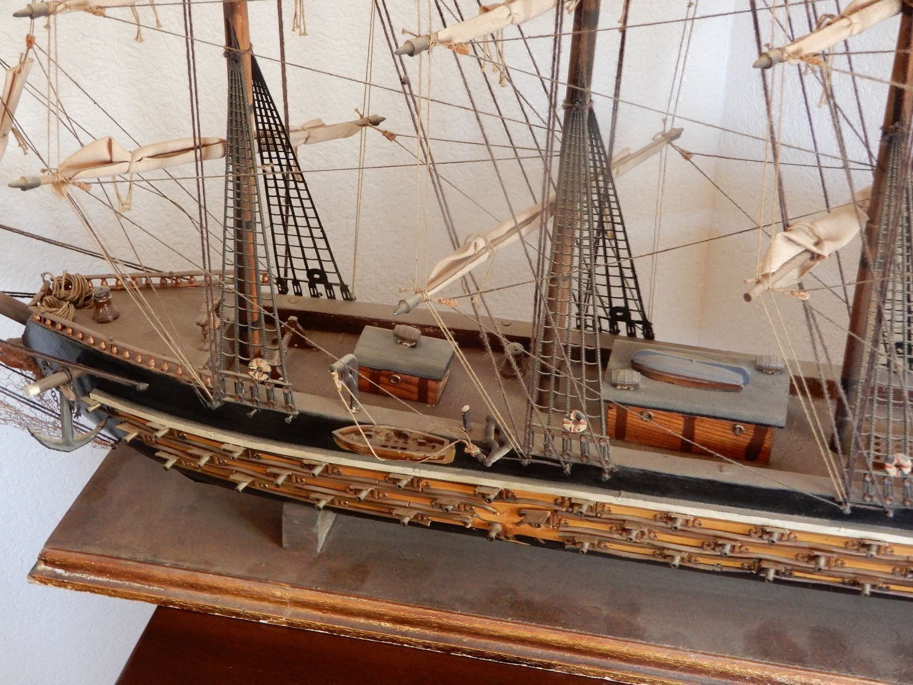 Tavoli: Alter Bootstisch und 4 Mastsegler mit Kanonen – Usato da Senèdes venduto da Mutzli52 8