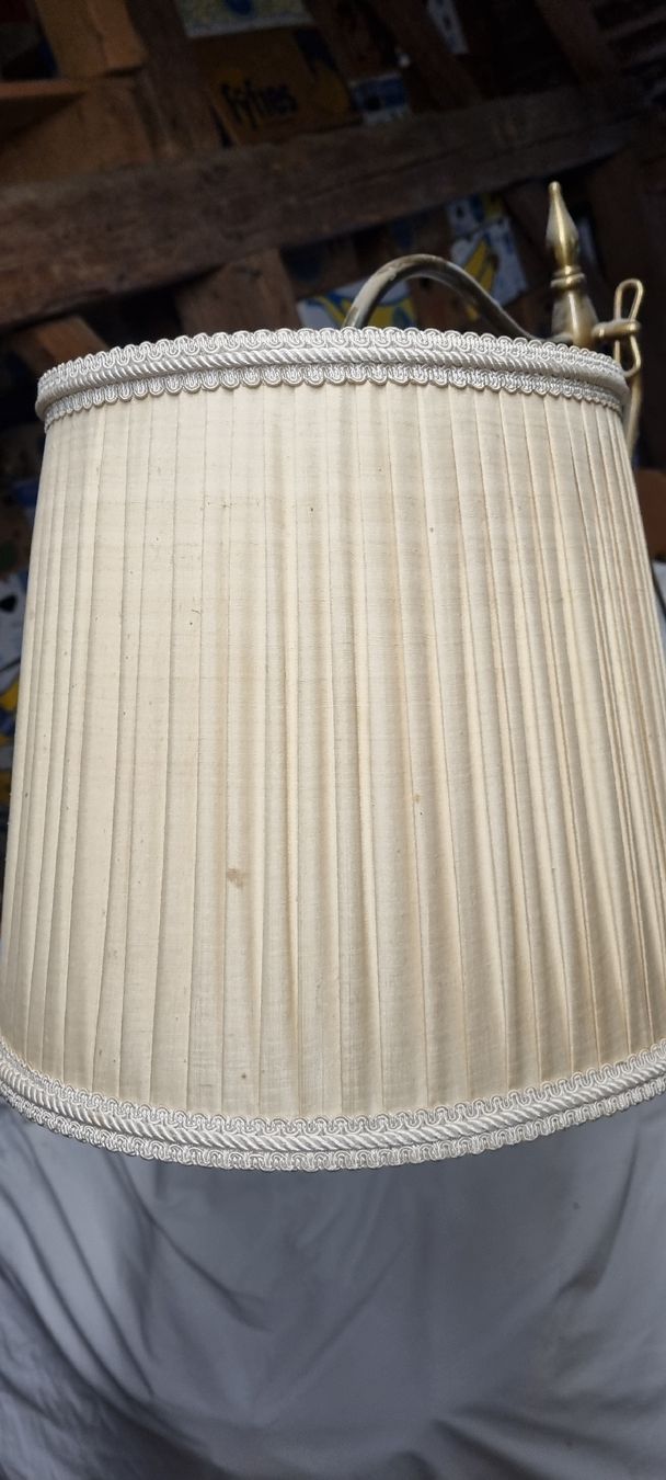 Lampade: antike Stehlampe mit Messingfuss – Usato da Wädenswil venduto da weihpos 2