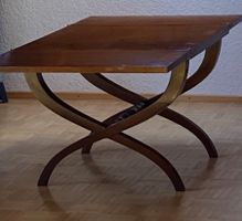 reizvoller Salontisch antik mit Flecken Unterseite