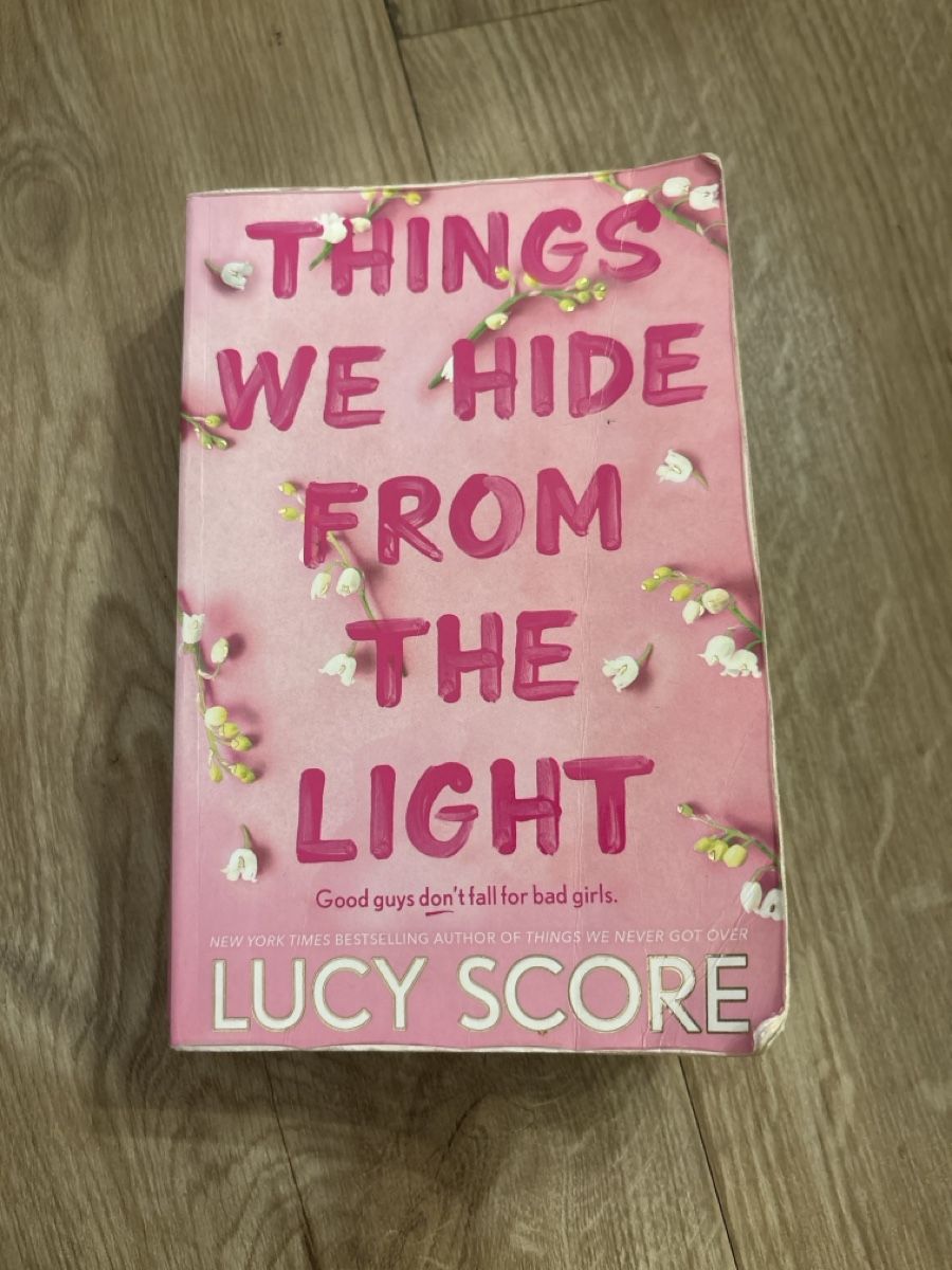 Bücher: Things We Hide from the Light - Lucy Score – Gebraucht aus Wil SG von Deborah1997