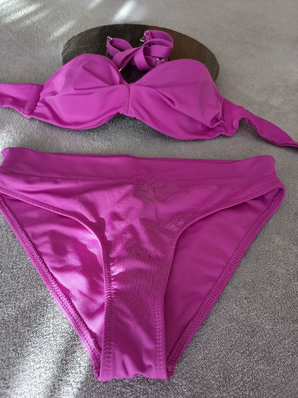 Costumi da bagno & Bikini: chic. -  Bikini mit abnehmbaren Trägern – Nuovo (secondo la descrizione) da Frauenfeld venduto da clausi