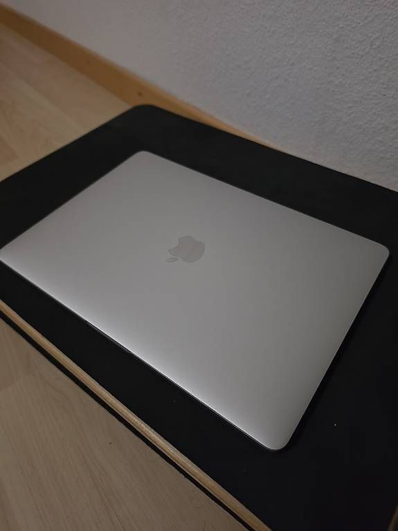 Apple Notebook: Macbook Pro - TOP Zustand – Usato da St. Gallen venduto da Meziu