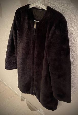 Wunderschöner, neuer Kunstpelz, Wendemantel, Grösse 38