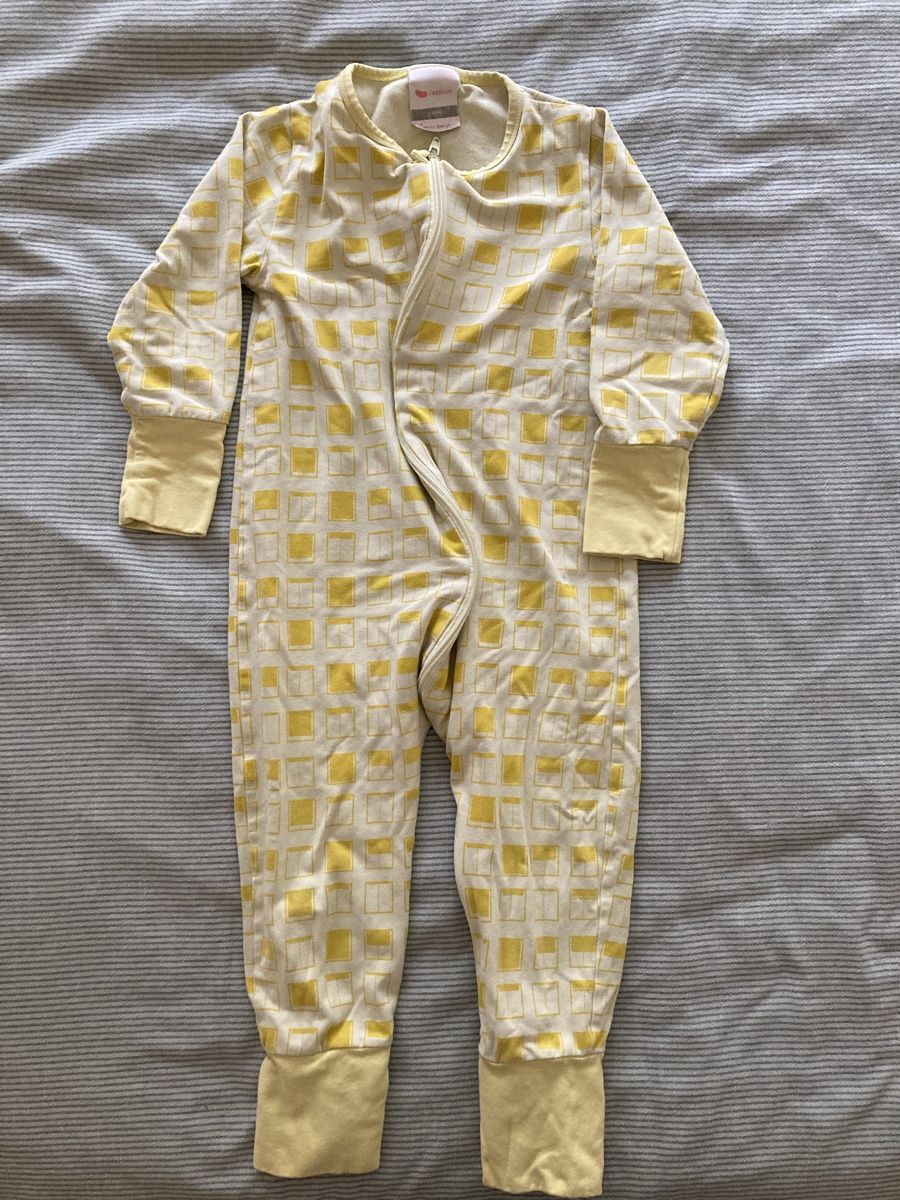 Pyjamas & Ähnliches: 4 pyjamas une-pièce t. 98 – Gebraucht aus Genève von Eschindler 5