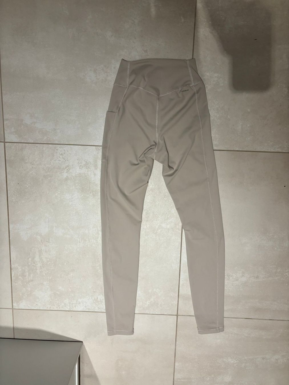 Adidas Leggings: Adidas Sportleggins – Neu (gemäss Beschreibung) aus Bülach von cf96 1