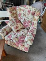 Sessel mit Blumenmuster