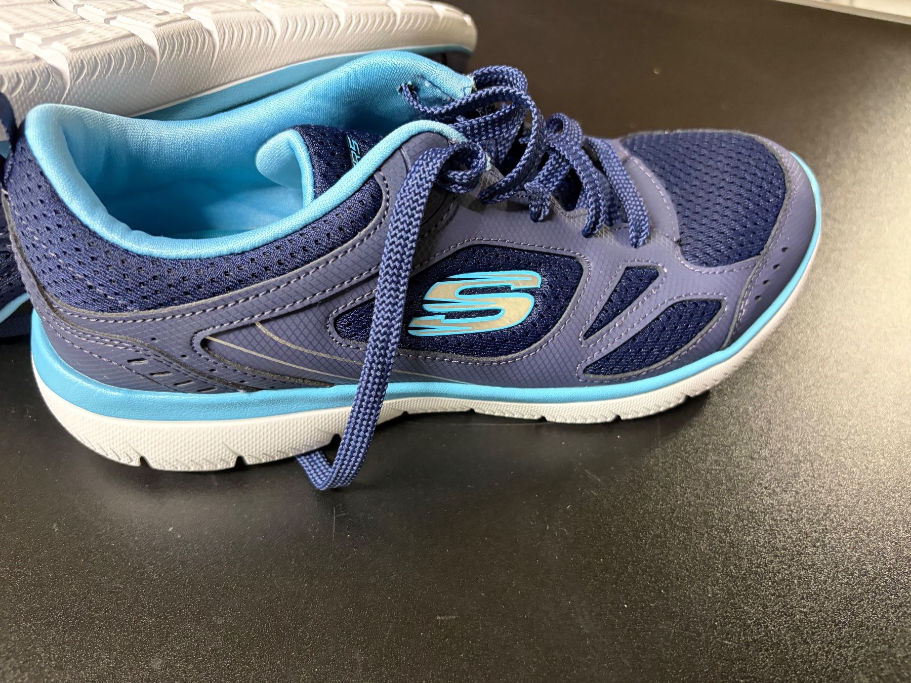 Skechers Scarpe da donna: Damen Sketcher Gr. 38 – Usato da Obergösgen venduto da Andre118 1