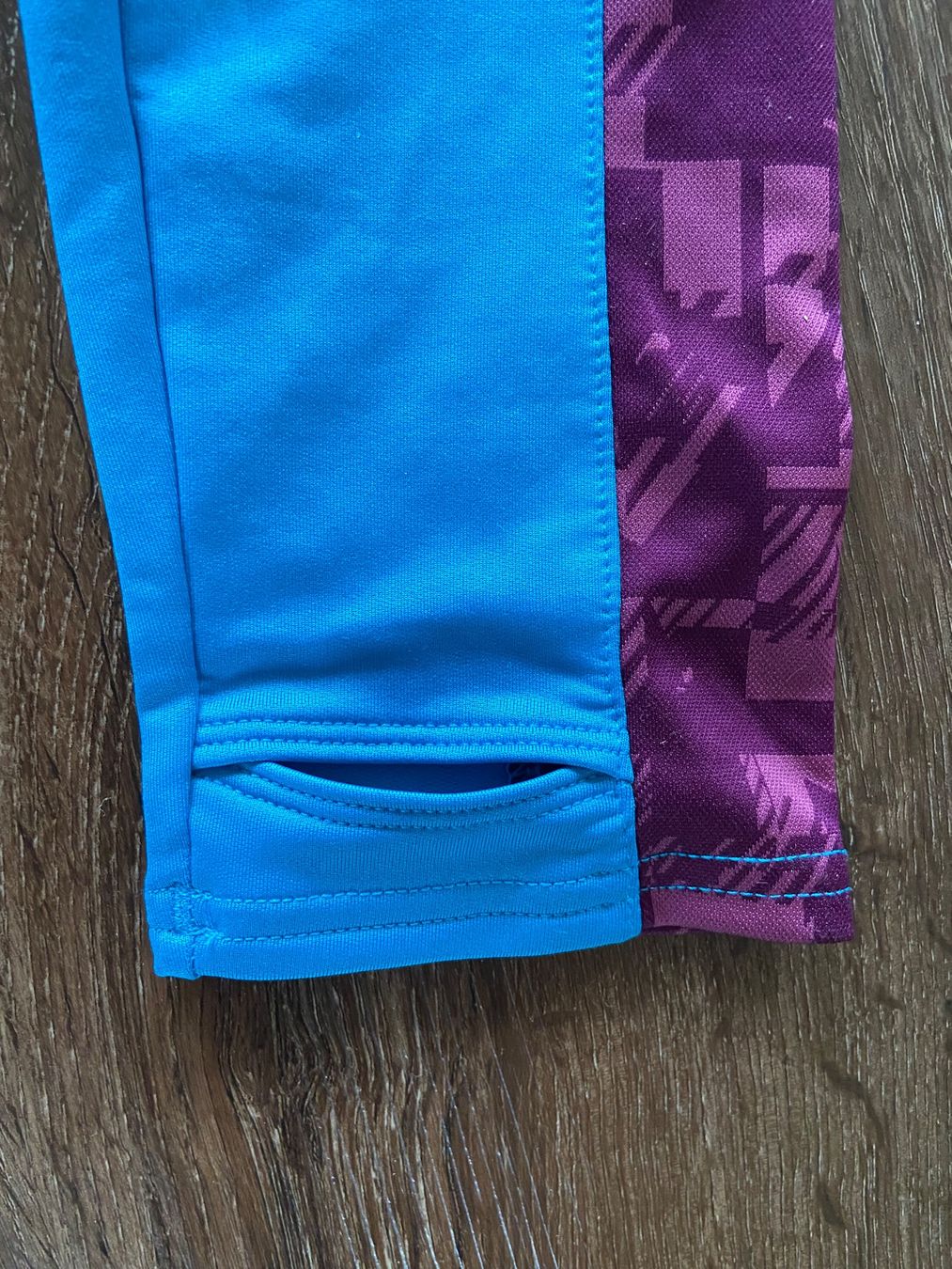 Umbro Leibchen & Hosen: Heart of Midlothian Trainingspullover Gr. M – Gebraucht aus Muttenz von bargain_hunter 4
