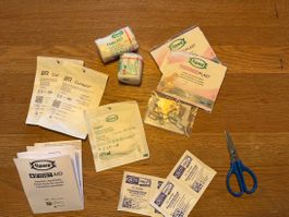 Erste Hilfe Set Verbandsmaterial Pflaster Schere neu