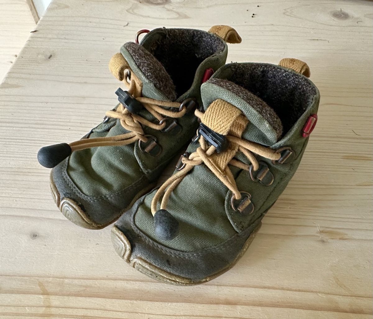Wildling Schuhe für Jungen: Wildlinge Barfussschuhe gr. 23  – Gebraucht aus Winterthur von and_v8z7