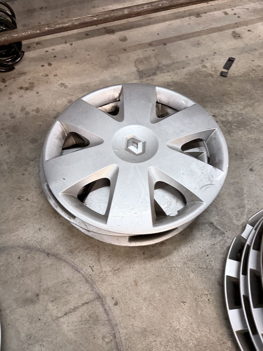 Renault Alle Autoersatzteile: Raddeckel Renault 16“ – Gebraucht aus Kräiligen von tisala 2
