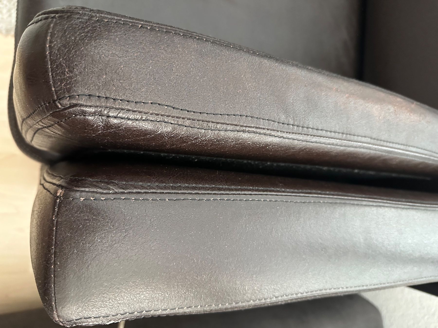 Sofas: Leder Sofa – Gebraucht aus Glattpark(Opfikon) von Samira- 2