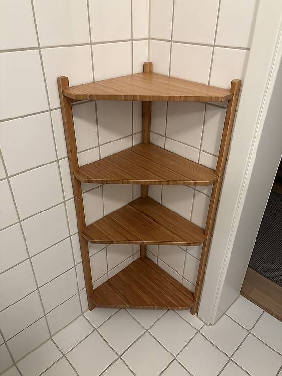 Étagères: Étagère d'angle en bambou – D'occasion à Fribourg par Brosciuttofunghi