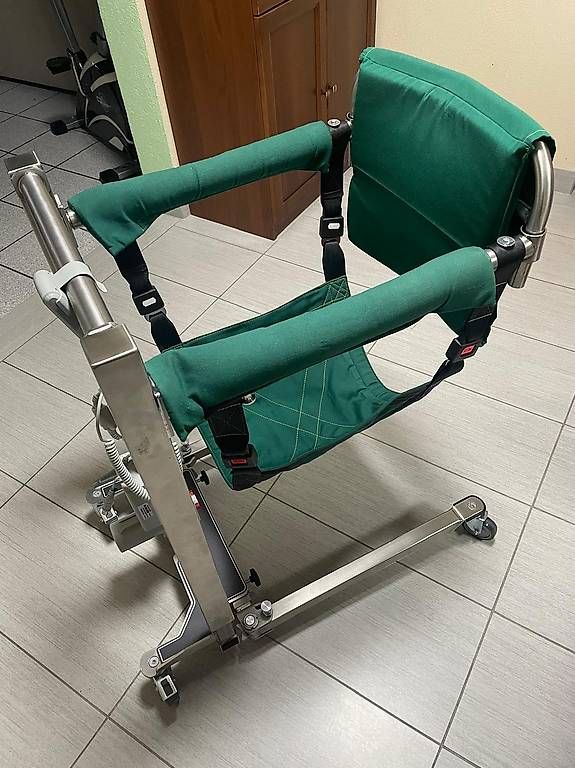 Ausili per la deambulazione: Sollevatore anziani / disabili – Usato da S. Antonino venduto da cip_5hm2