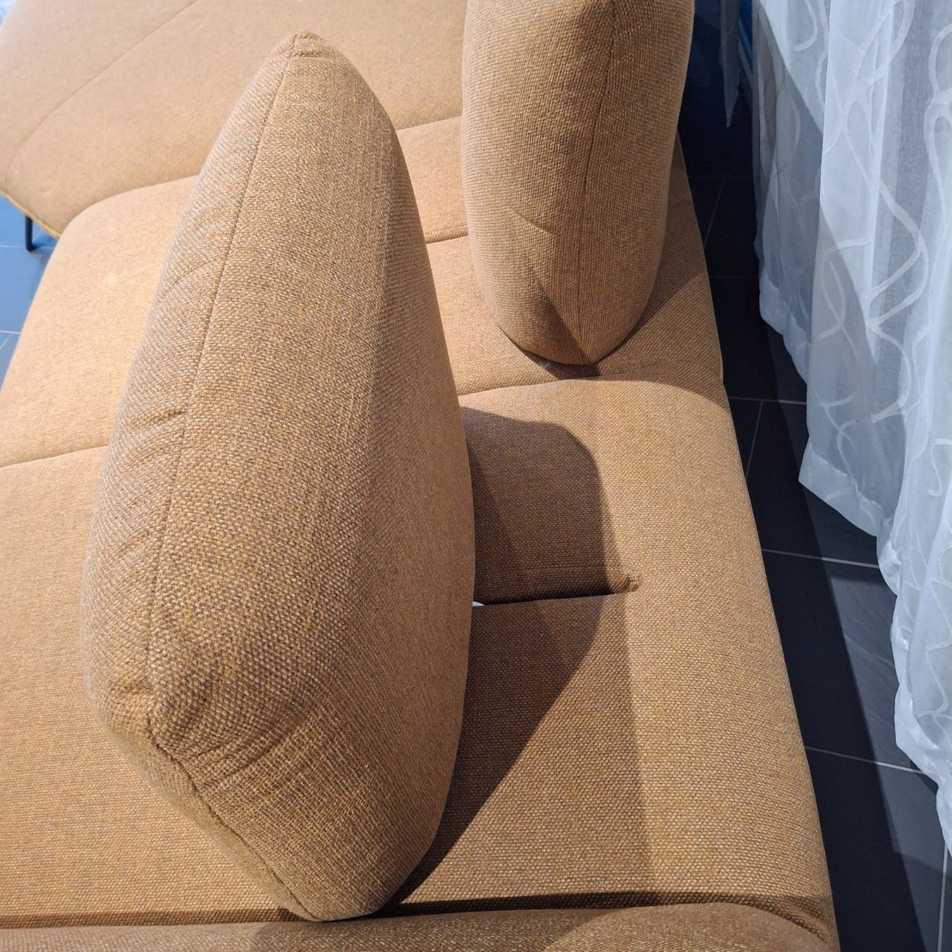 Divani: Ecksofa Dover XC TrapeEL  Farbe Riviera Gold – Usato da Tuttwil venduto da Daisy75 3