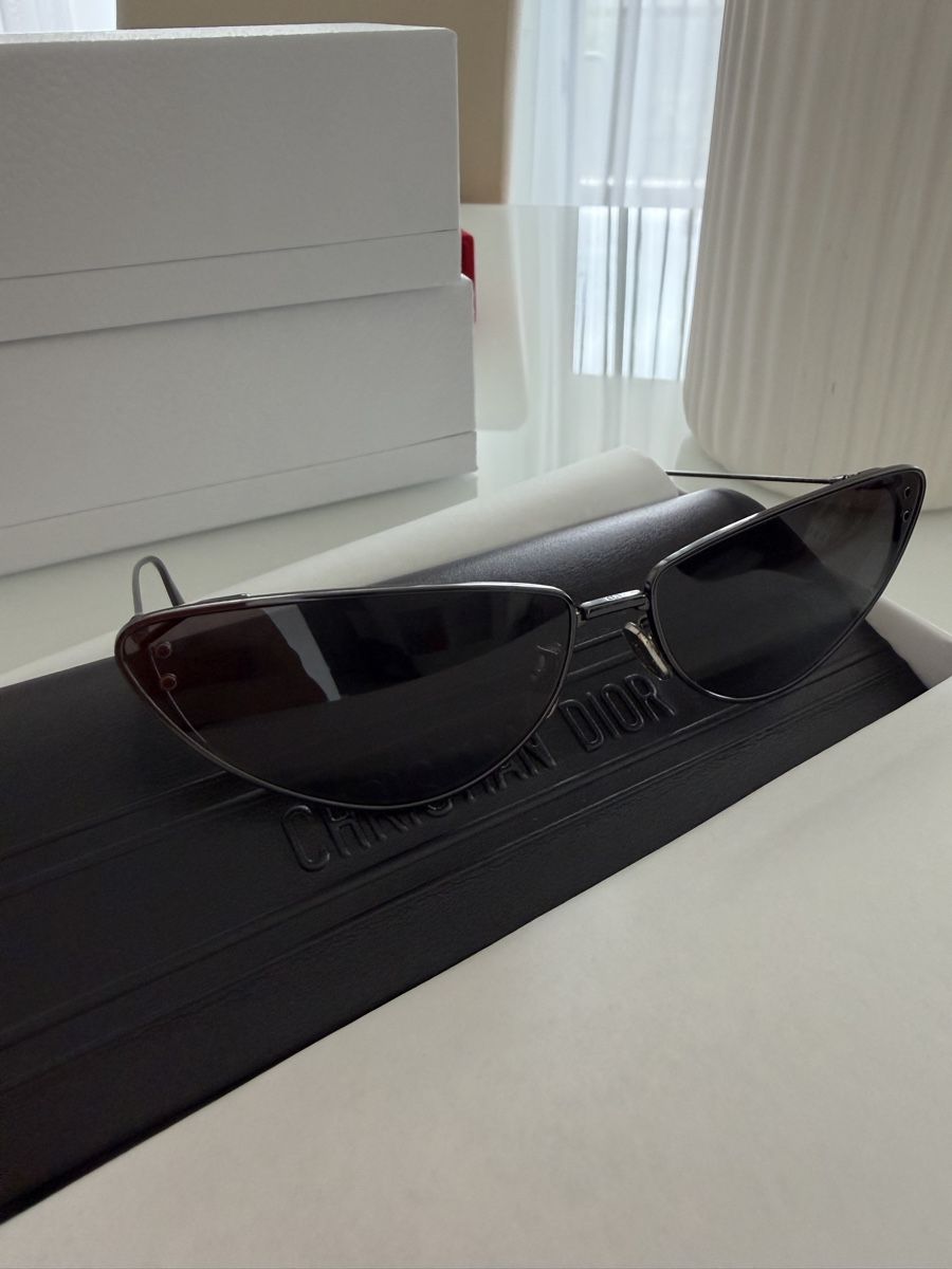Dior Occhiali & Lenti: Dior sunglasses new – Nuovo e nell'imballaggio originale da Fahrweid venduto da Stellar_times 1
