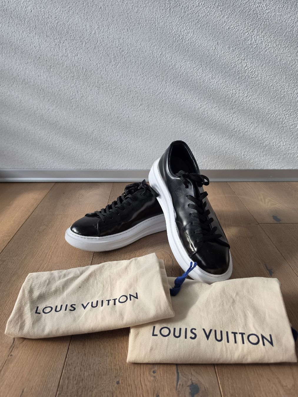 Louis Vuitton Damenschuhe: Louis Vuitton Sneaker Grösse 6½  – Gebraucht aus Oberrohrdorf von VRG_1704