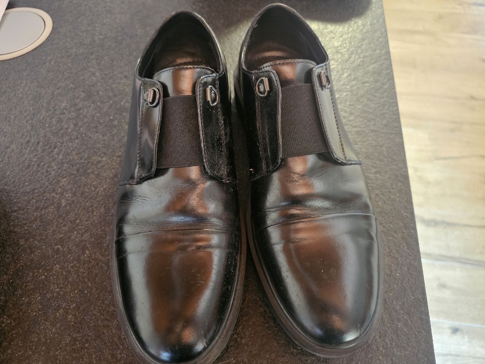 Scarpe da uomo: Zwei Paar Herrenschuhe, Größe 43 – Usato da Mörel venduto da camasaro 4