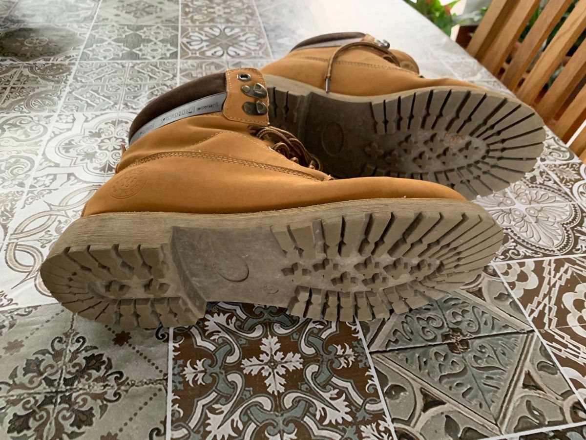Scarpe da uomo: Scarponcini uomo 41 – Usato da Sigirino venduto da RamonaLamboo 1