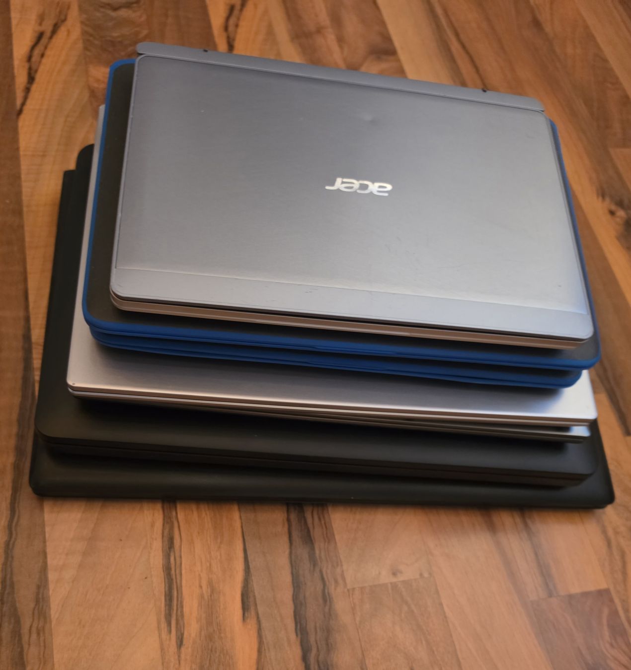 Portables: Laptops  – Défectueux à Uffikon par izaoia 2