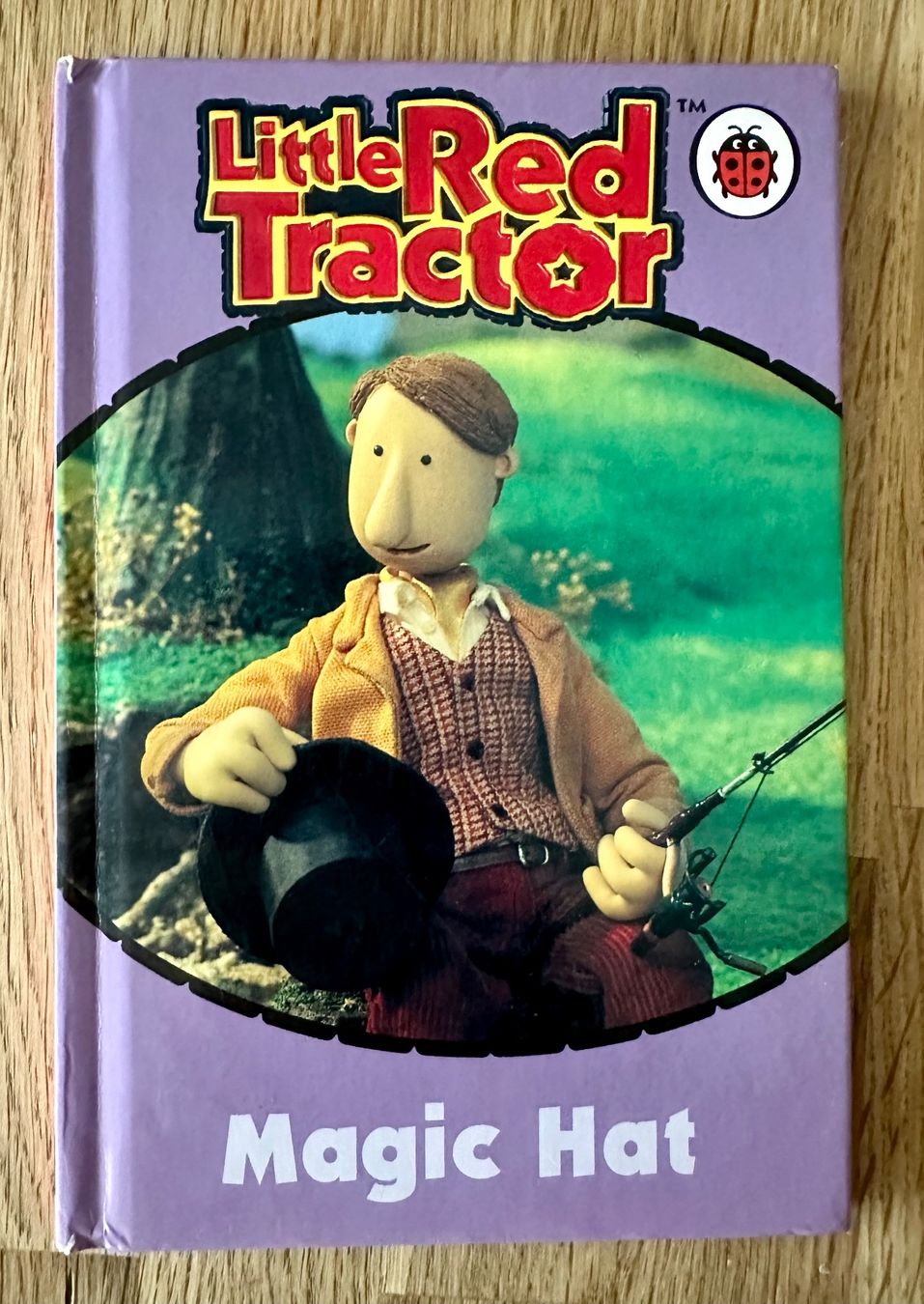 Libri: English book- Little red Tractor. – Usato da Amriswil venduto da Mat08