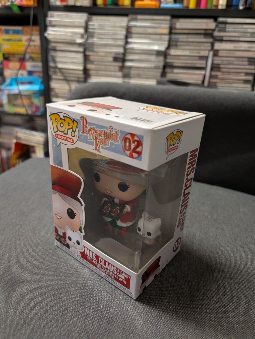 Funko Statuette: Funko pop peppermint Lane 02 Mrs. Claus + candy cane – Usato da Giubiasco venduto da Ticinerd