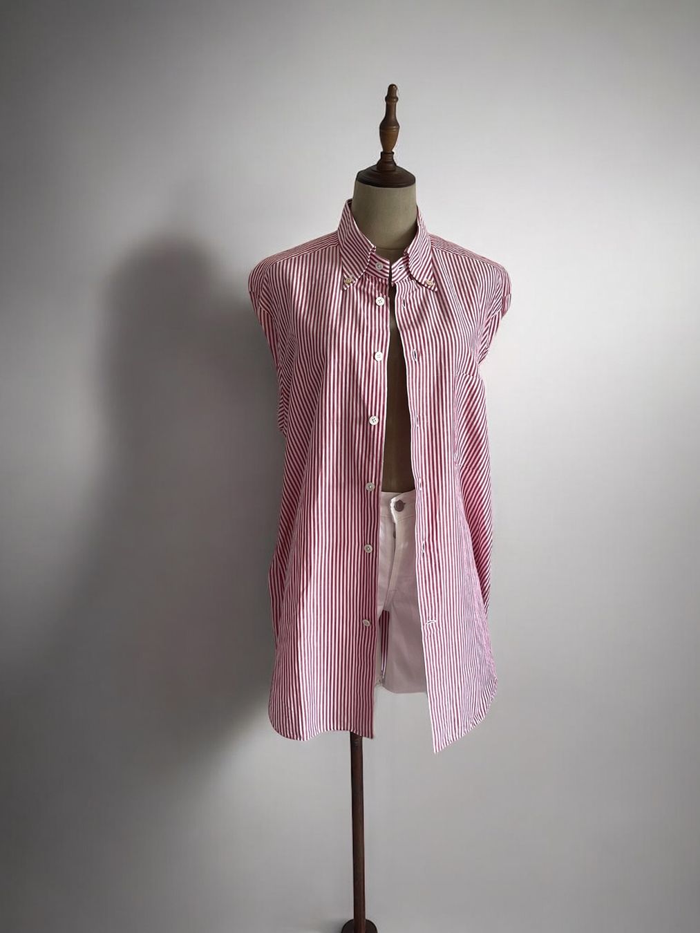 Kiton Camicie: Kiton Button Down Leinen Hemd / gestreift rot - weiss – Usato da Zürich venduto da Recode.Fashion 5