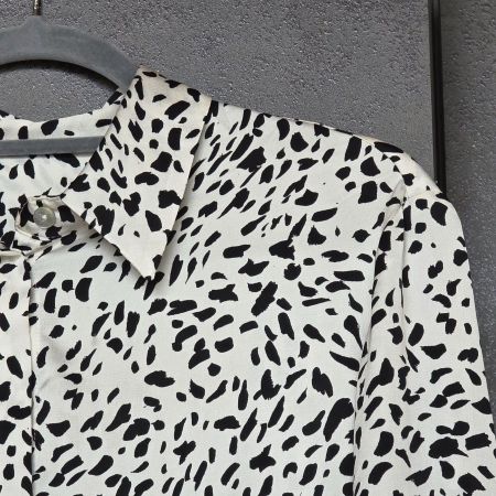🐸 HOCHWERTIGE BLUSE SCHWARZ WEISS GEMUSTERT S / M