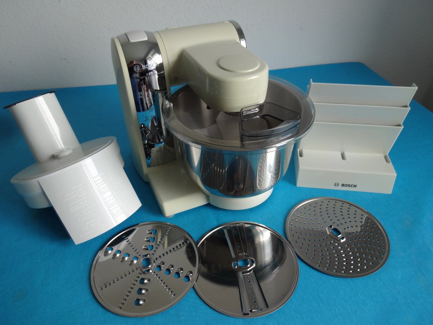 Bosch Elettrodomestici da cucina: * BOSCH - electronic * MUM 46 / 550 Watt – Usato da Frauenfeld venduto da Riaa 1