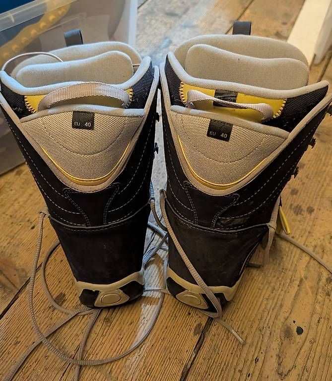 Scarpe da uomo: Snowboardschuhe Gr. 40 – Usato da Kollbrunn venduto da jo_tascha1