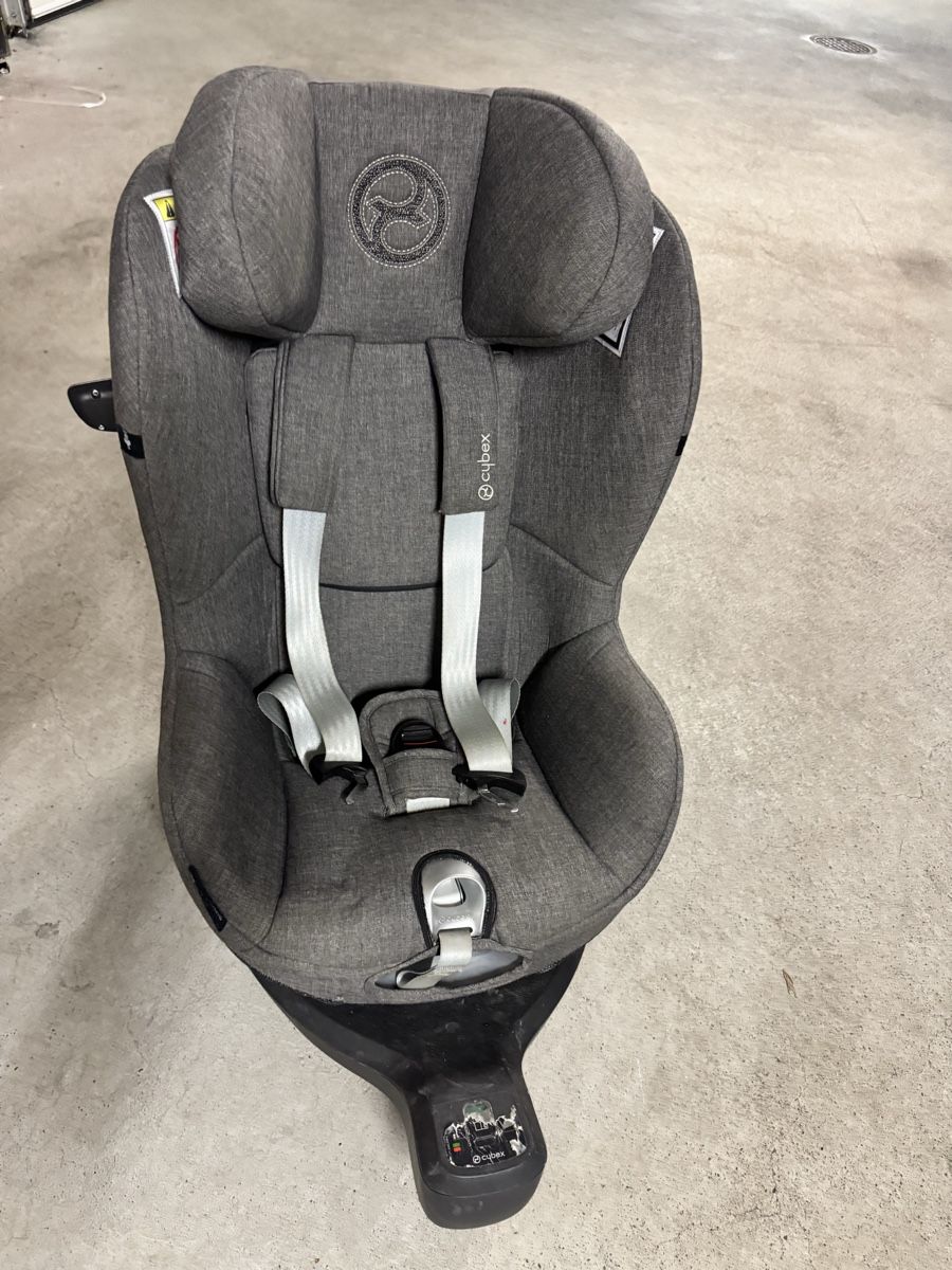 Cybex Sièges auto: Cybex Sirona i-Size Plus inkl. Base – D'occasion à Bäch SZ par AnnetteRu 1