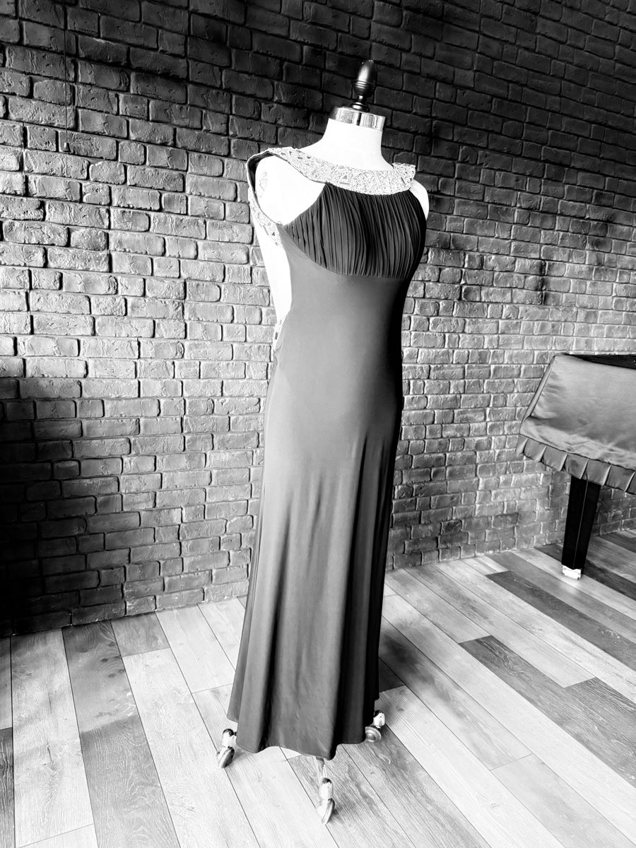 Vestiti: Robe – Usato da Bassins venduto da oal_q2gl 1