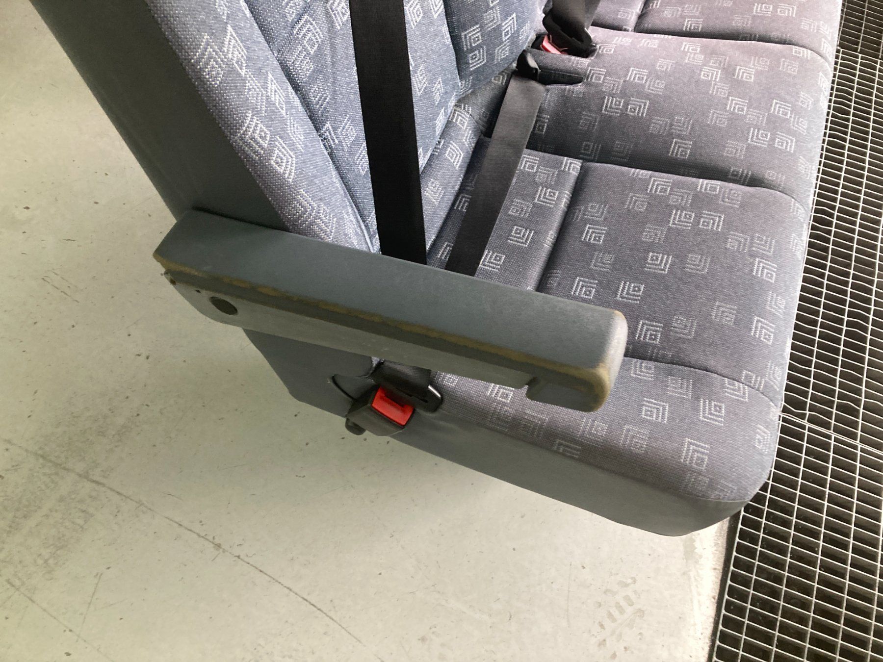 Mercedes-Benz Tutti pezzi di ricambio auto: Mercedes Benz Sprinter 903 Sitzbank 2er – Usato da Cham venduto da WB2223 2