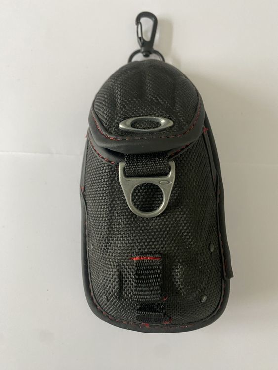 The Oakley Wristlet main image 1