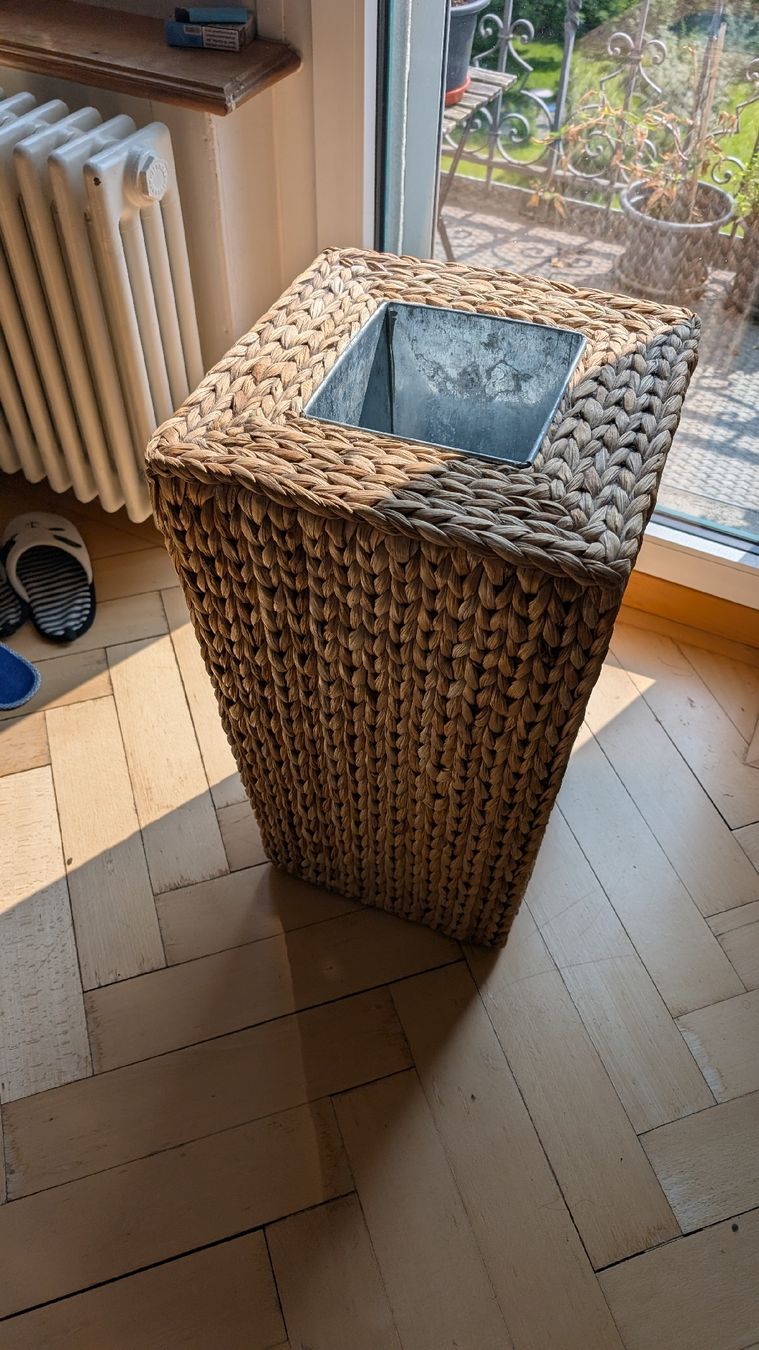 Topf-bertopf aus Korbgeflecht, fr drinnen, sehr schn! (Gebraucht) in  Rorschach fr CHF 15  nur Abholung auf Ricardo kaufen