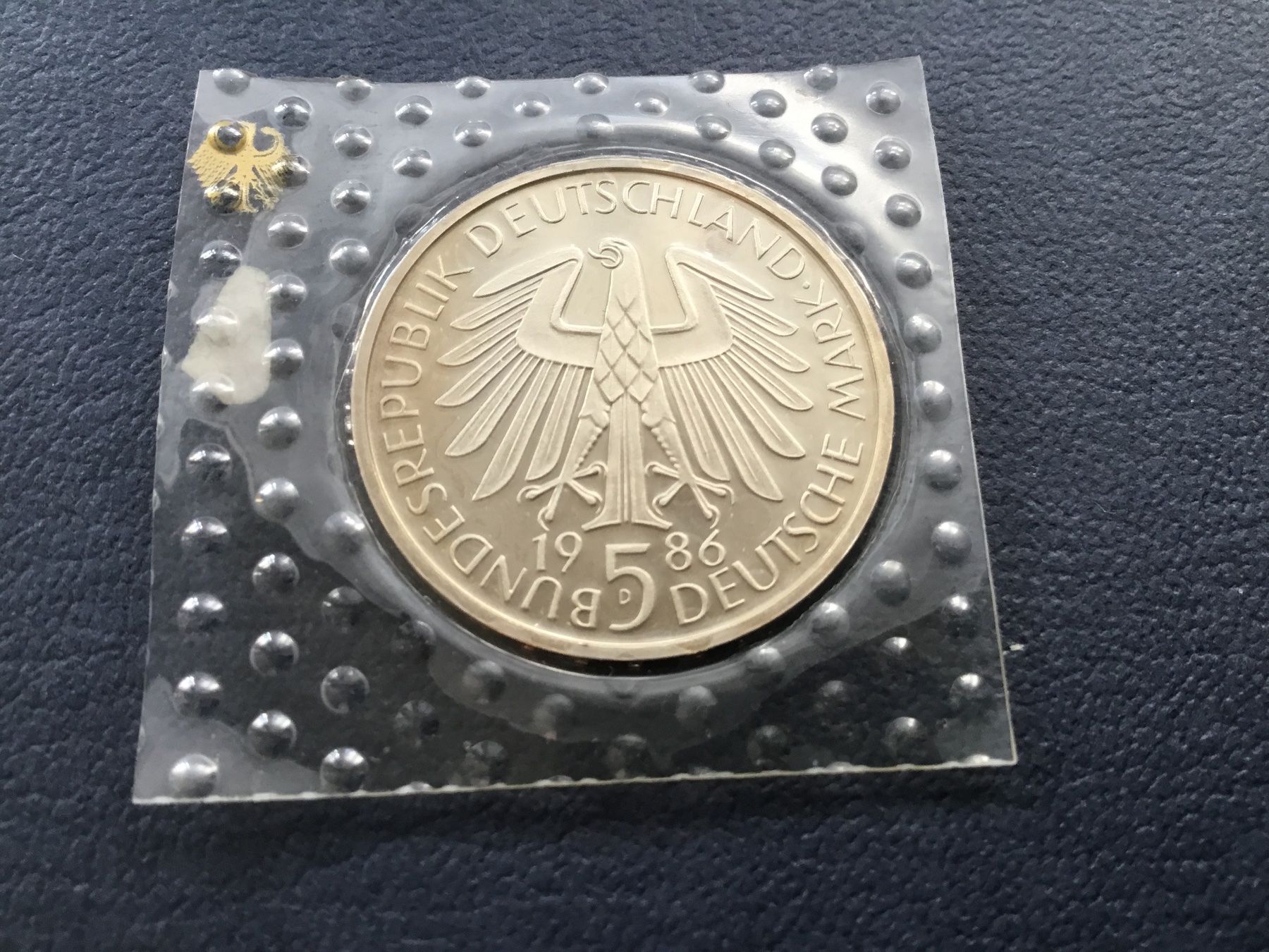 Tutti le monete: 5 DM 1986 D unzirkuliert – Nuovo e nell'imballaggio originale da St. Margrethen SG venduto da alfapeugeot10 1