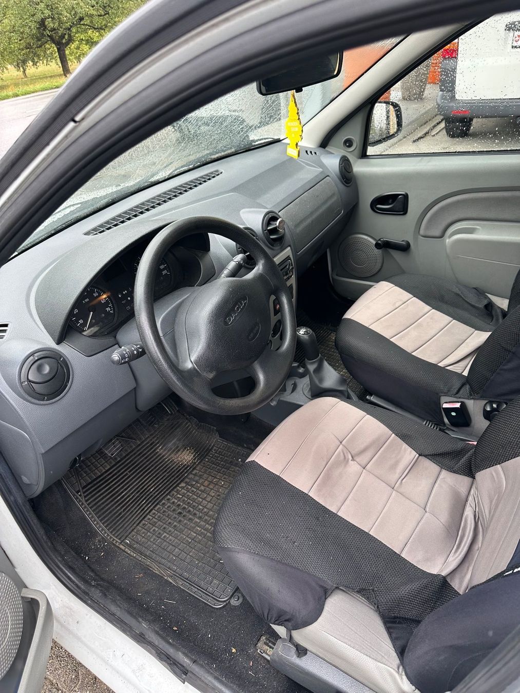 Dacia Autos: Dacia Logan 1.6 – Défectueux à Zuckenriet par DGZ2020 4