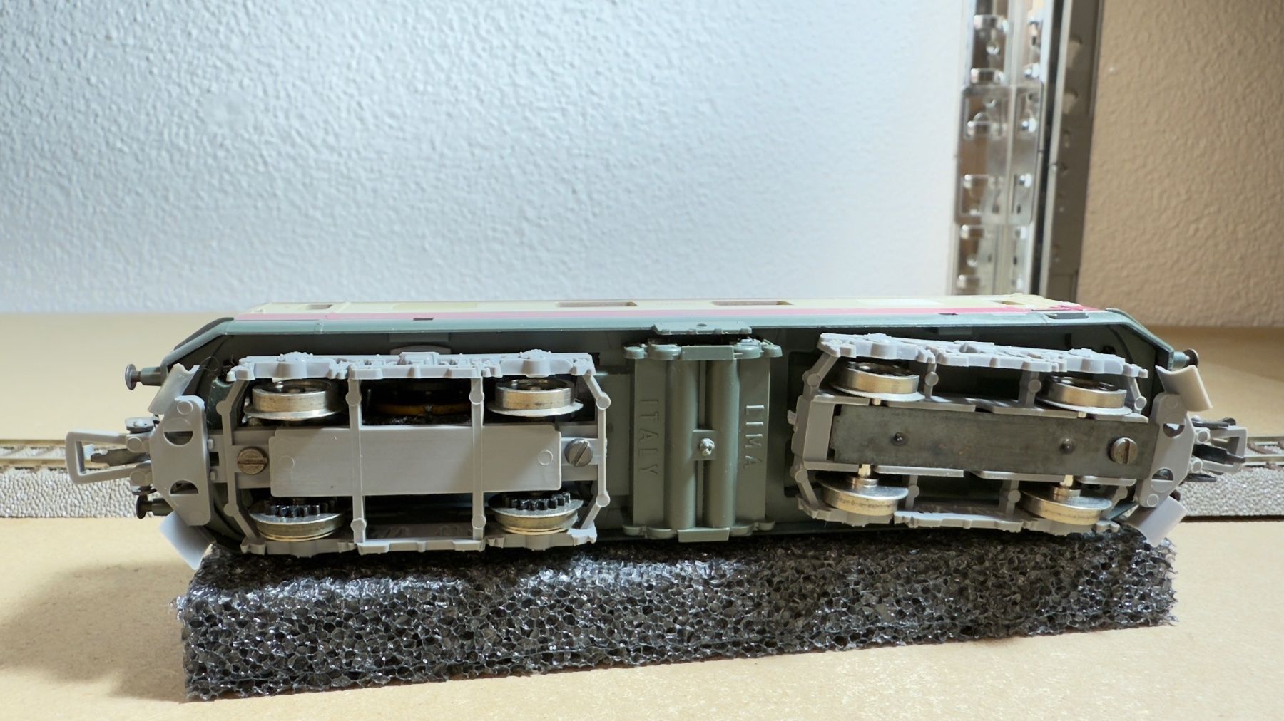 Lima Modellini di ferrovie: Lima Re 4/4 10050 H0 / DC – Usato da Windlach venduto da Kelebra 6
