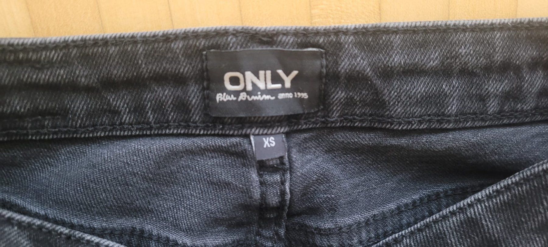 Pantaloni: Jeans von ONLY, schwarz, XS / 164 – Usato da Luzern venduto da ANG3 3