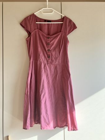 Schönes rosa Damenkleid, Gr. 36