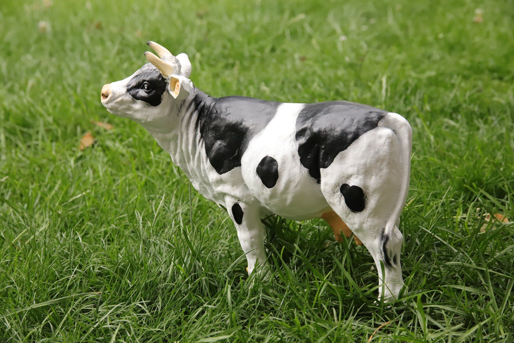Statuette: (COPIE) Petite vache en résine – Nuovo e nell'imballaggio originale da courtételle venduto da capsule05 6