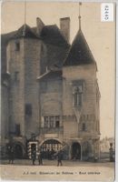 Colombier - Le Chateau - Cour interieur
