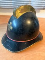 Antiker Schweizer Feuerwehrhelm um 1930 mit Messingkamm