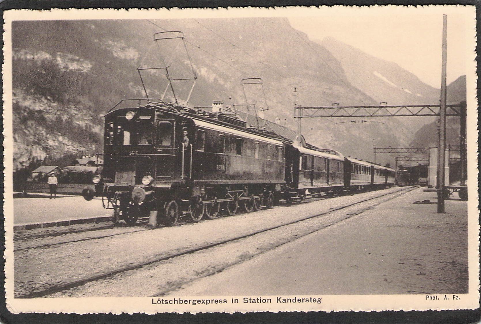 Cartoline postali: ^Lötschbergexpress in Station Kandersteg , Bahn – Usato da Reichenburg venduto da ibiza18